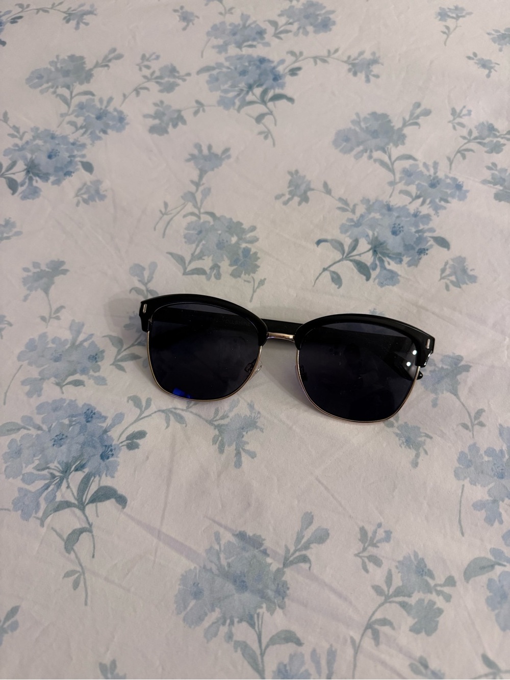 aerie Black and Gold Women's Sunglasses